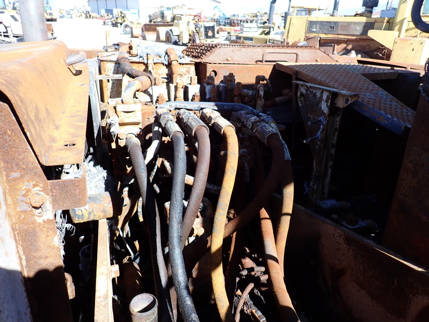 ./imagenes/INVOICE/2019/16512/EXCAVADORA SOBRE LLANTAS CAT_M318D (25).JPG